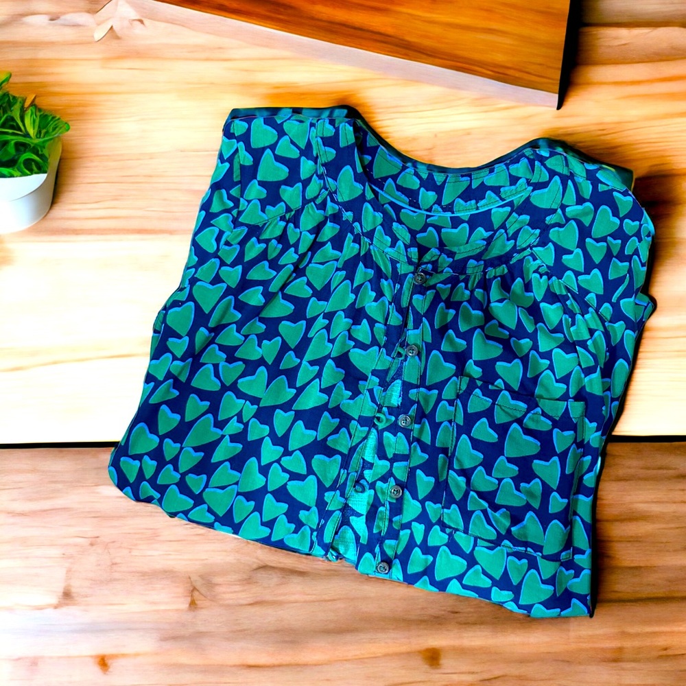 Anthropologie Conversations 30 of 52 Funny Valentine Green Hearts Button Shirt
